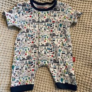 Magnetic Me romper